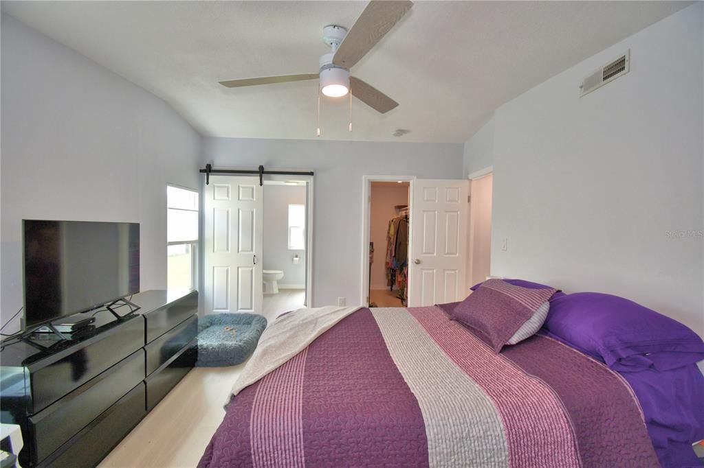 For Sale: $191,900 (2 beds, 2 baths, 1066 Square Feet)