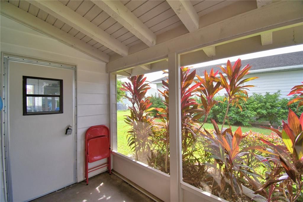 For Sale: $191,900 (2 beds, 2 baths, 1066 Square Feet)