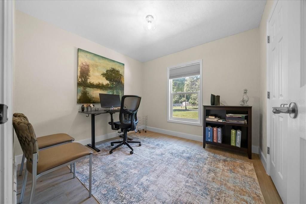 待售: $249,500 (3 贝兹, 1 浴室, 1096 平方英尺)