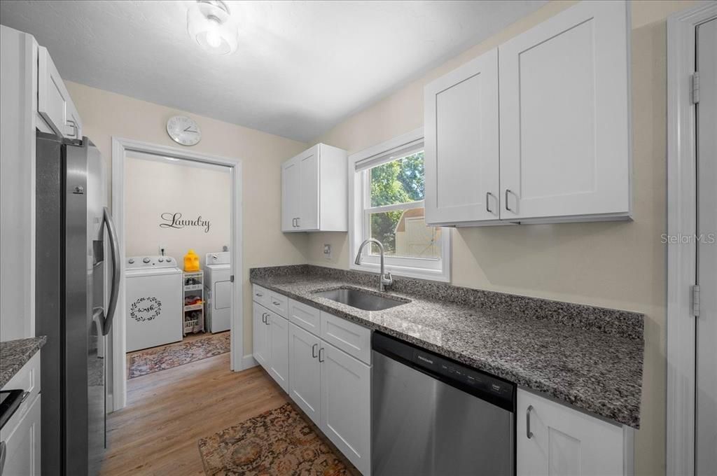 待售: $249,500 (3 贝兹, 1 浴室, 1096 平方英尺)