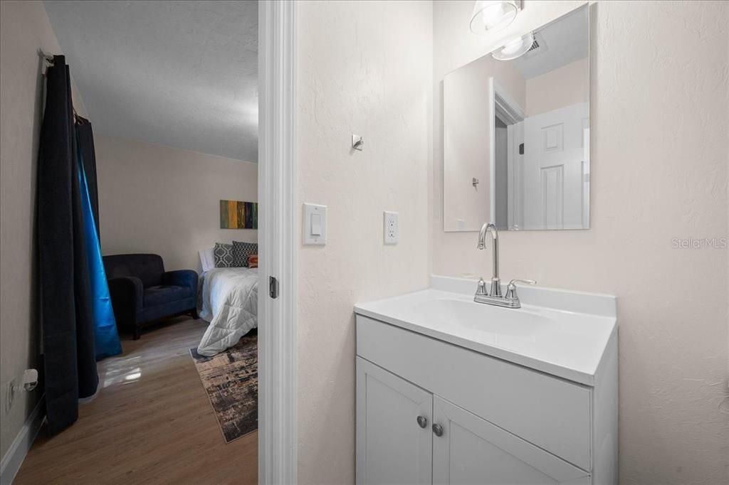 待售: $249,500 (3 贝兹, 1 浴室, 1096 平方英尺)