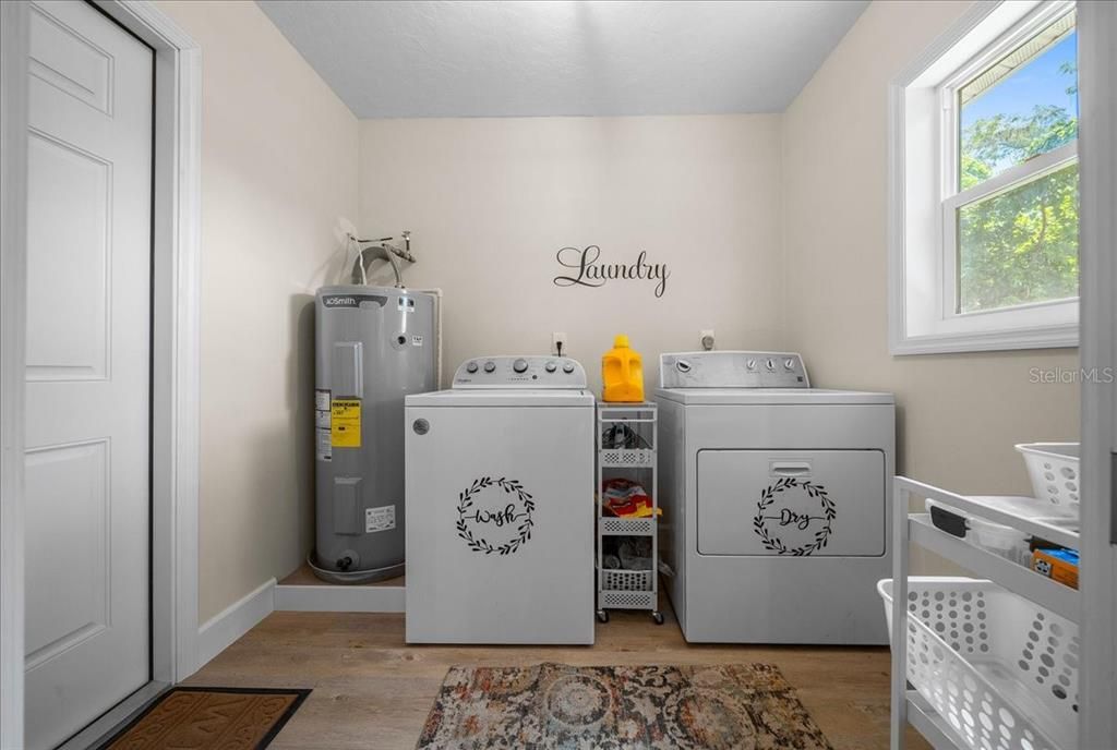 待售: $249,500 (3 贝兹, 1 浴室, 1096 平方英尺)