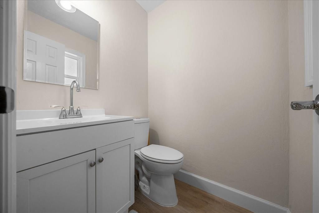 待售: $249,500 (3 贝兹, 1 浴室, 1096 平方英尺)