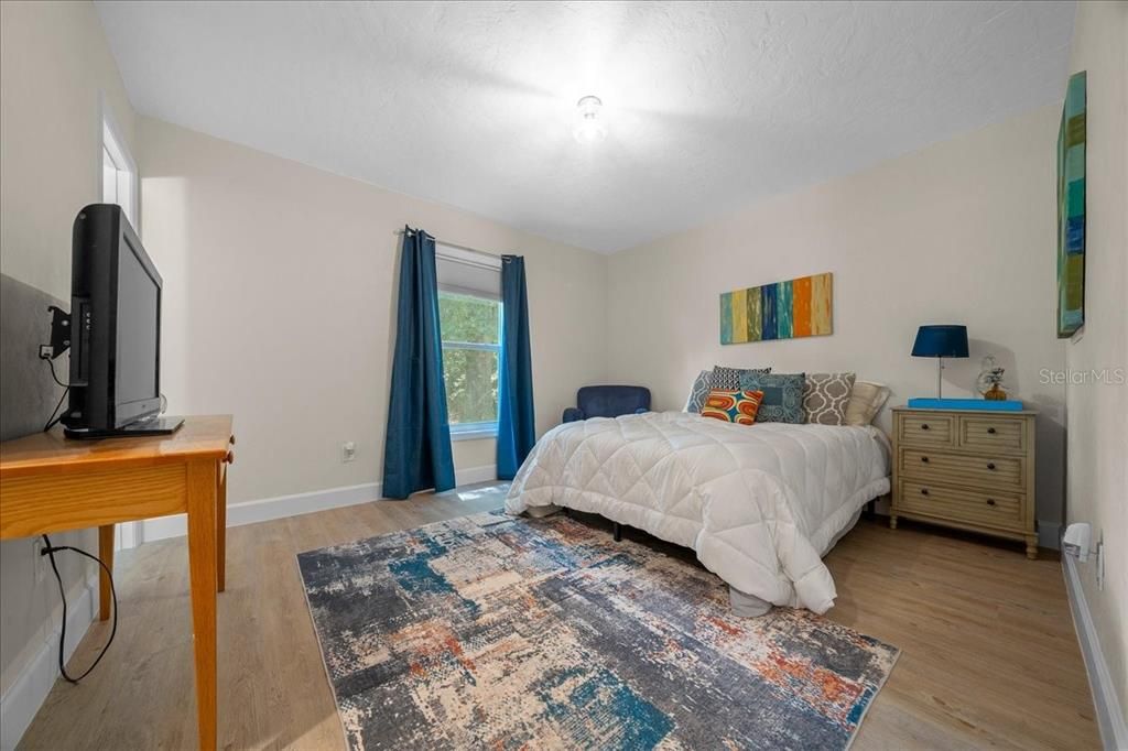 待售: $249,500 (3 贝兹, 1 浴室, 1096 平方英尺)