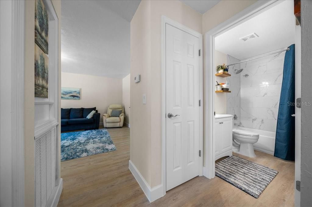 待售: $249,500 (3 贝兹, 1 浴室, 1096 平方英尺)