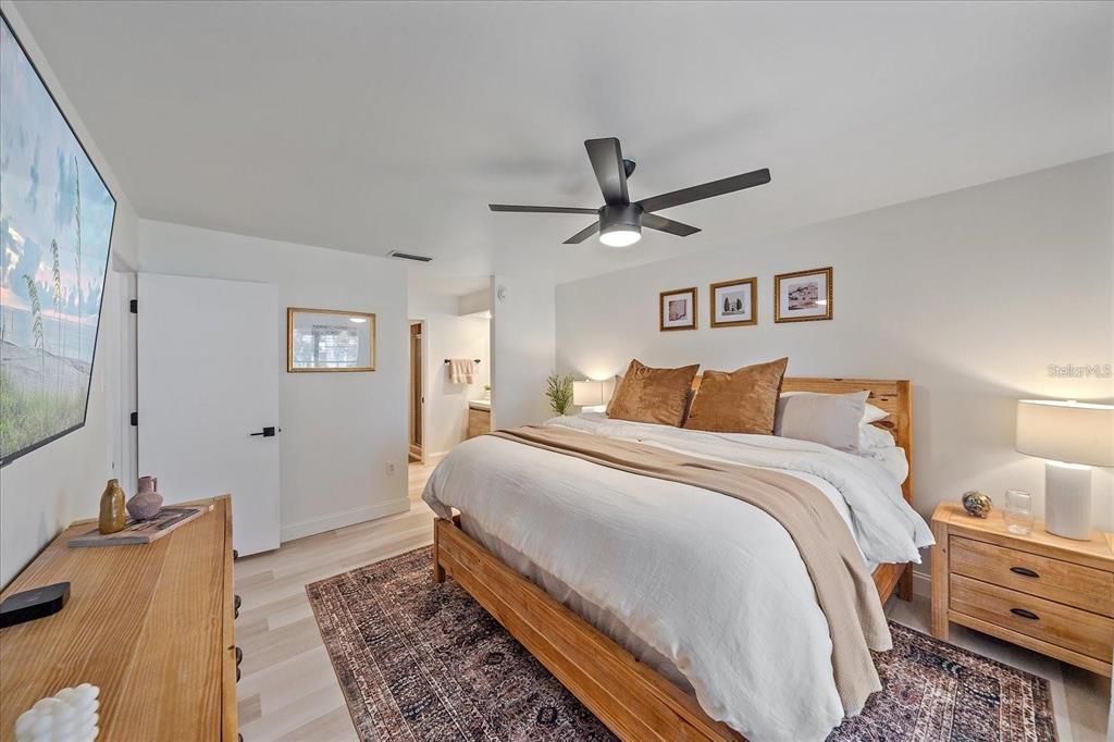 For Rent: $2,100 (2 beds, 2 baths, 1177 Square Feet)