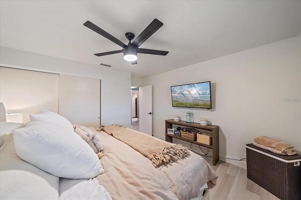 For Rent: $2,100 (2 beds, 2 baths, 1177 Square Feet)