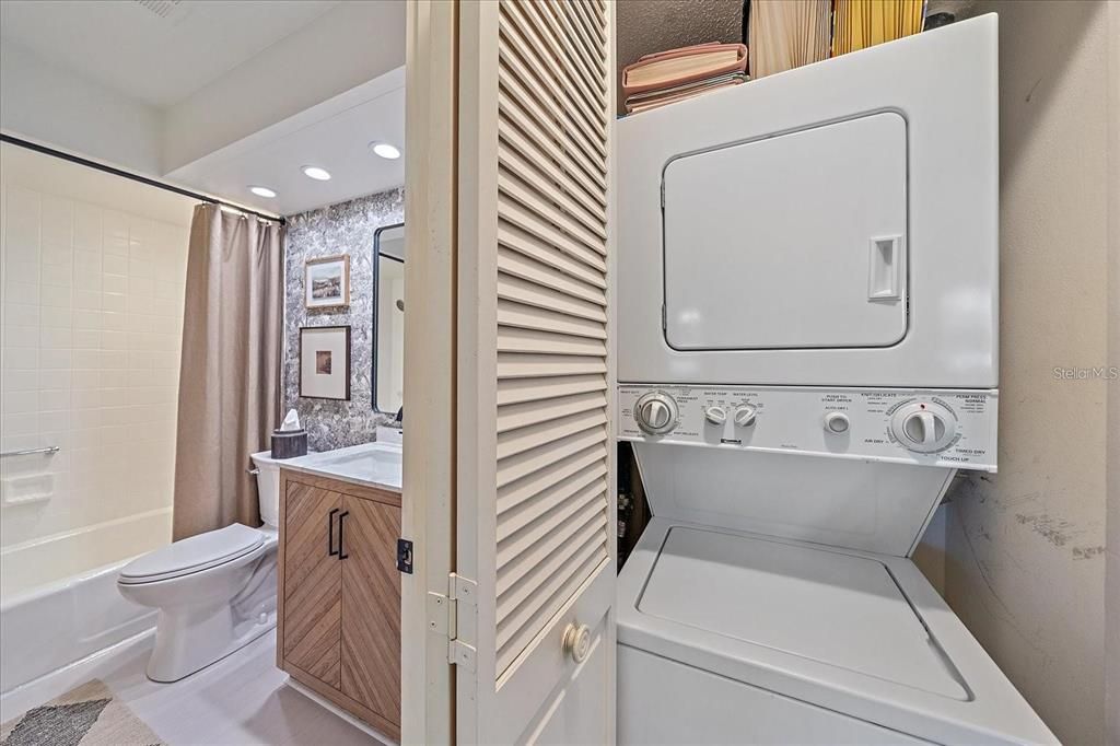 For Rent: $2,100 (2 beds, 2 baths, 1177 Square Feet)