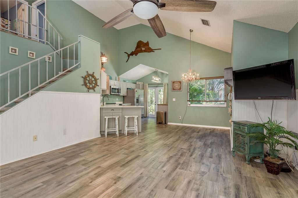 Activo con contrato: $489,000 (3 camas, 2 baños, 1423 Pies cuadrados)