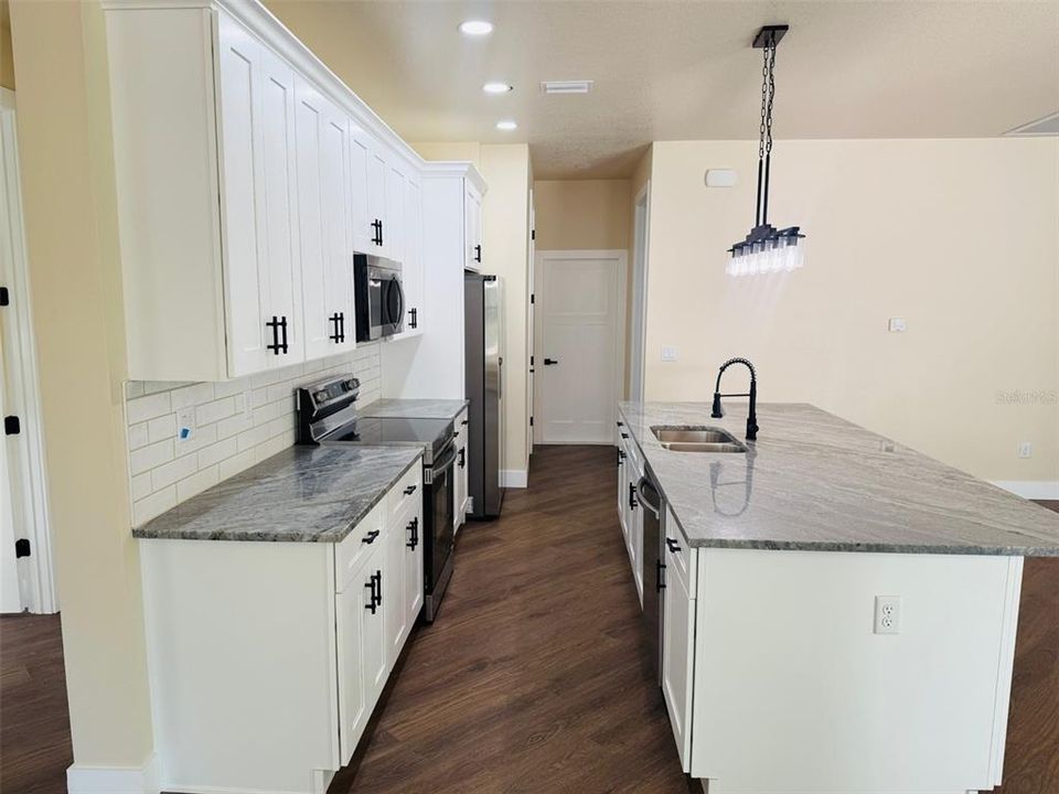 For Sale: $419,900 (4 beds, 3 baths, 2026 Square Feet)