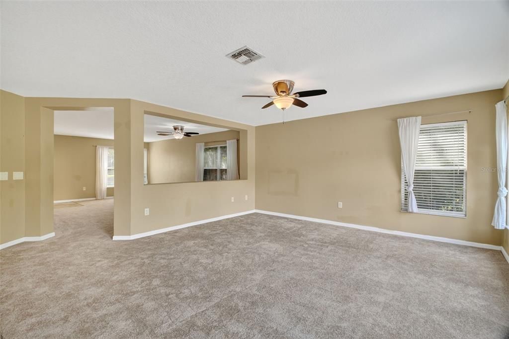 待售: $449,900 (4 贝兹, 2 浴室, 2637 平方英尺)