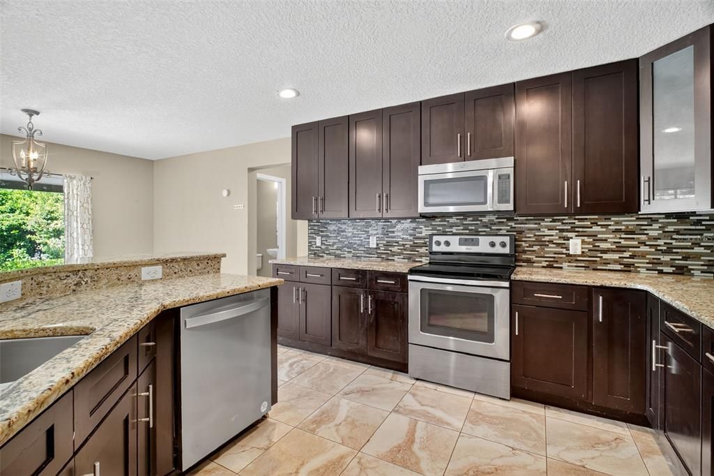 待售: $449,900 (4 贝兹, 2 浴室, 2637 平方英尺)