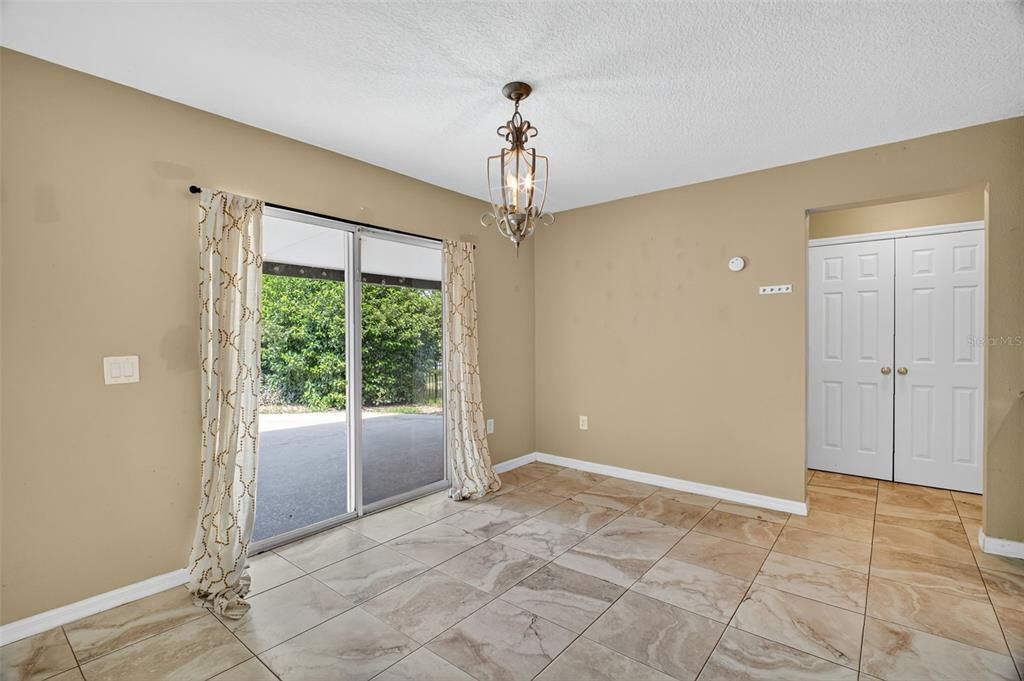 待售: $449,900 (4 贝兹, 2 浴室, 2637 平方英尺)