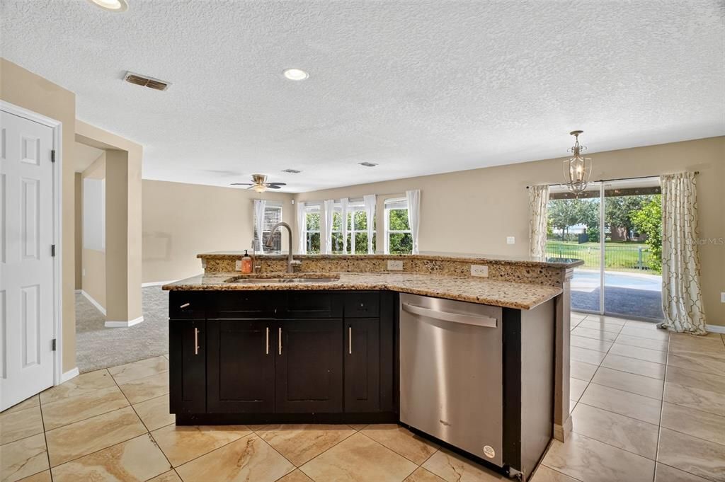 待售: $449,900 (4 贝兹, 2 浴室, 2637 平方英尺)