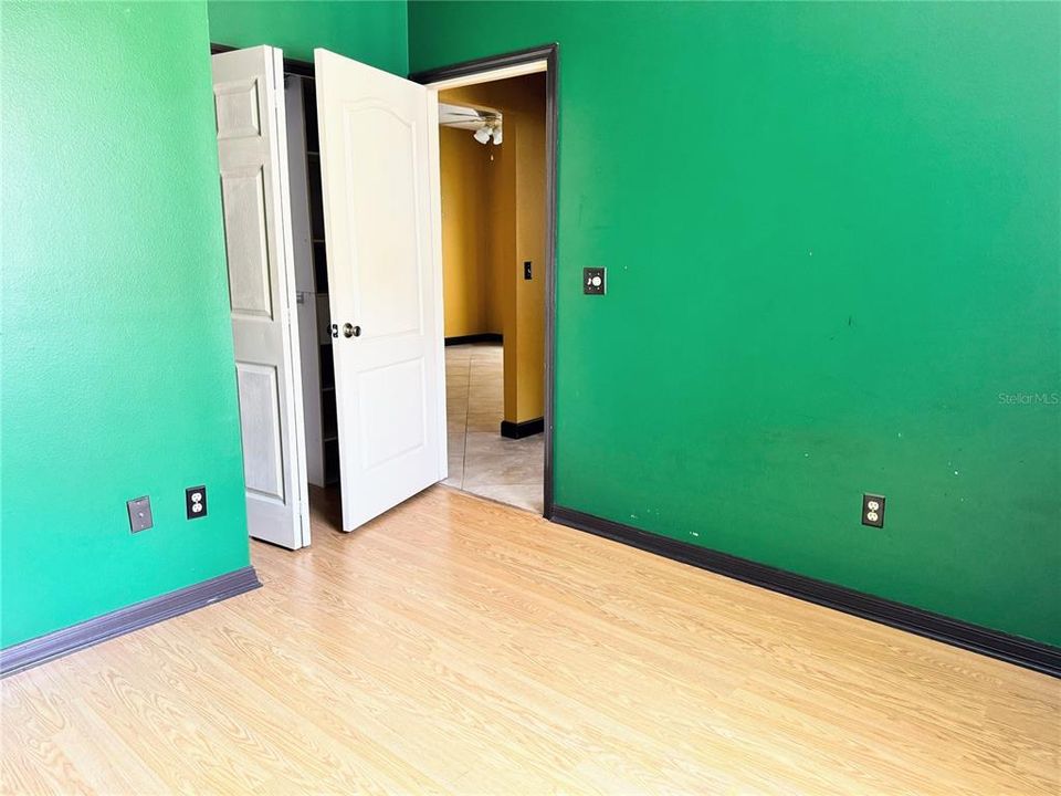 Active With Contract: $378,000 (3 beds, 2 baths, 1494 Square Feet)