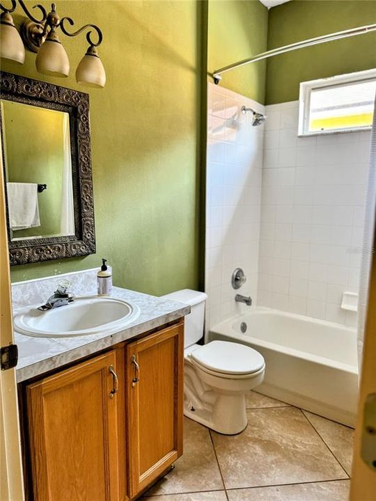 Active With Contract: $378,000 (3 beds, 2 baths, 1494 Square Feet)