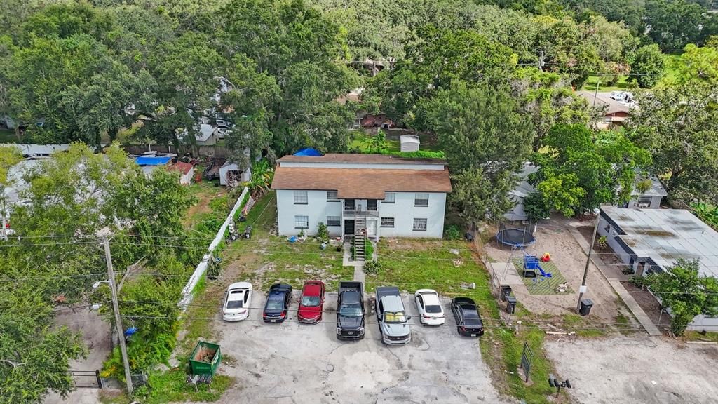 合同活跃: $600,000 (8 贝兹, 0 浴室, 3240 平方英尺)