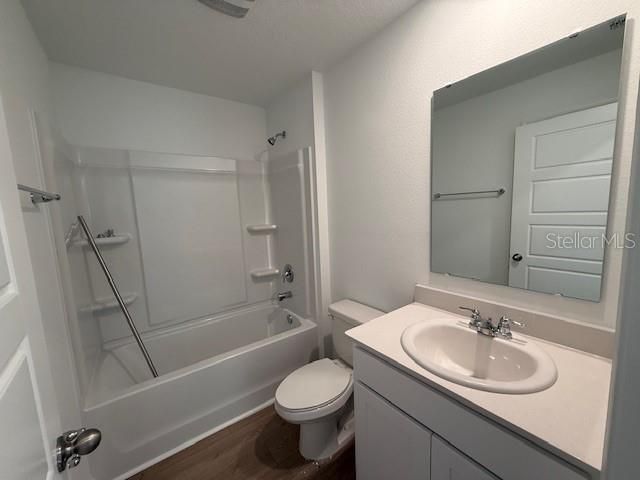 Под контрактом: $297,990 (3 спален, 2 ванн, 1609 Квадратных фут)