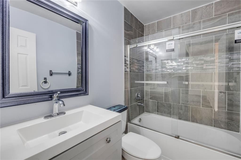 En Venta: $295,000 (3 camas, 2 baños, 1246 Pies cuadrados)