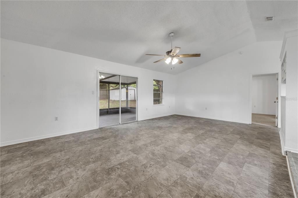 En Venta: $295,000 (3 camas, 2 baños, 1246 Pies cuadrados)