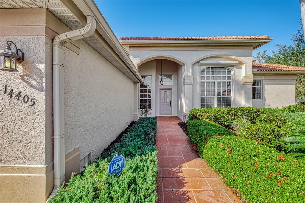 Active With Contract: $450,000 (3 beds, 2 baths, 2194 Square Feet)