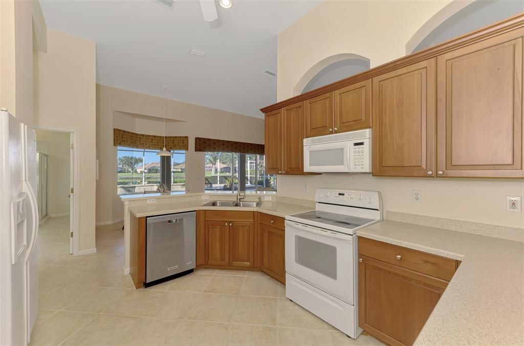 Active With Contract: $450,000 (3 beds, 2 baths, 2194 Square Feet)