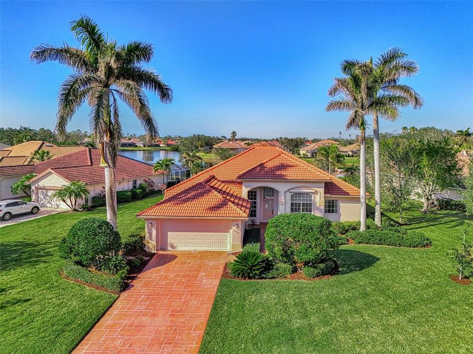 Active With Contract: $450,000 (3 beds, 2 baths, 2194 Square Feet)