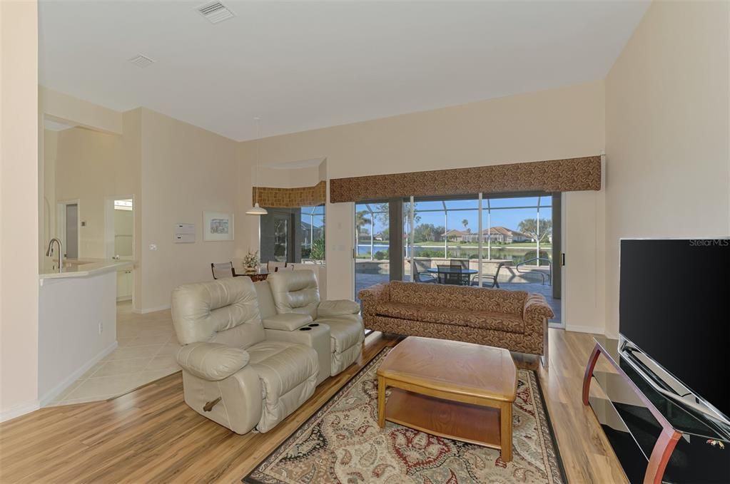 Active With Contract: $450,000 (3 beds, 2 baths, 2194 Square Feet)