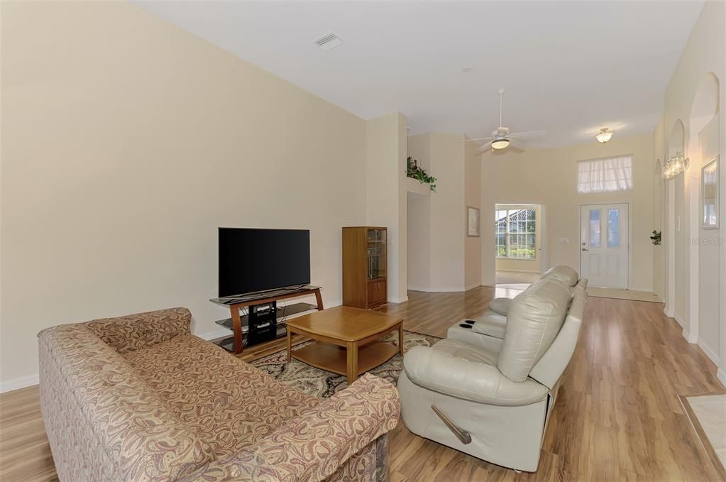 Active With Contract: $450,000 (3 beds, 2 baths, 2194 Square Feet)