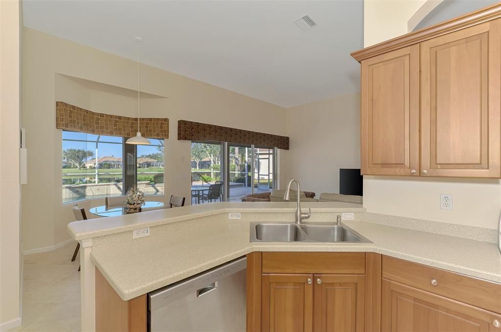 Active With Contract: $450,000 (3 beds, 2 baths, 2194 Square Feet)