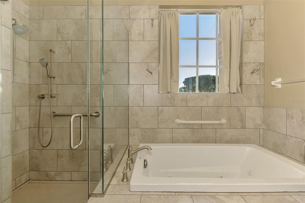 Active With Contract: $450,000 (3 beds, 2 baths, 2194 Square Feet)