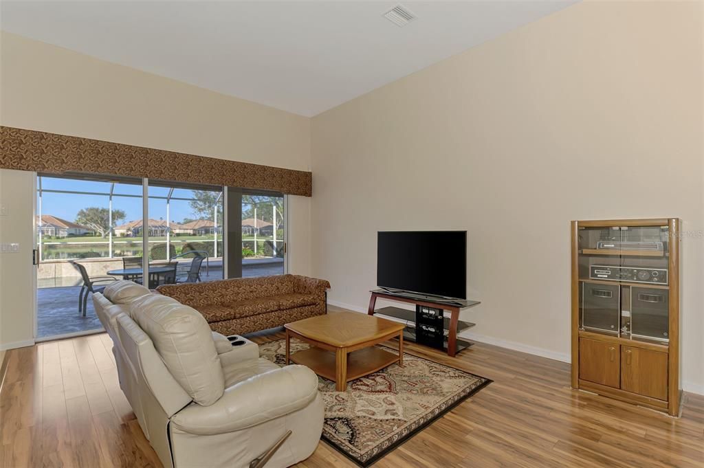 Active With Contract: $450,000 (3 beds, 2 baths, 2194 Square Feet)