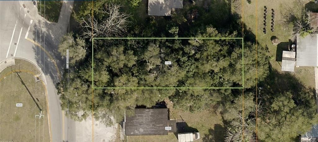 На продажу: $34,000 (0.18 acres)