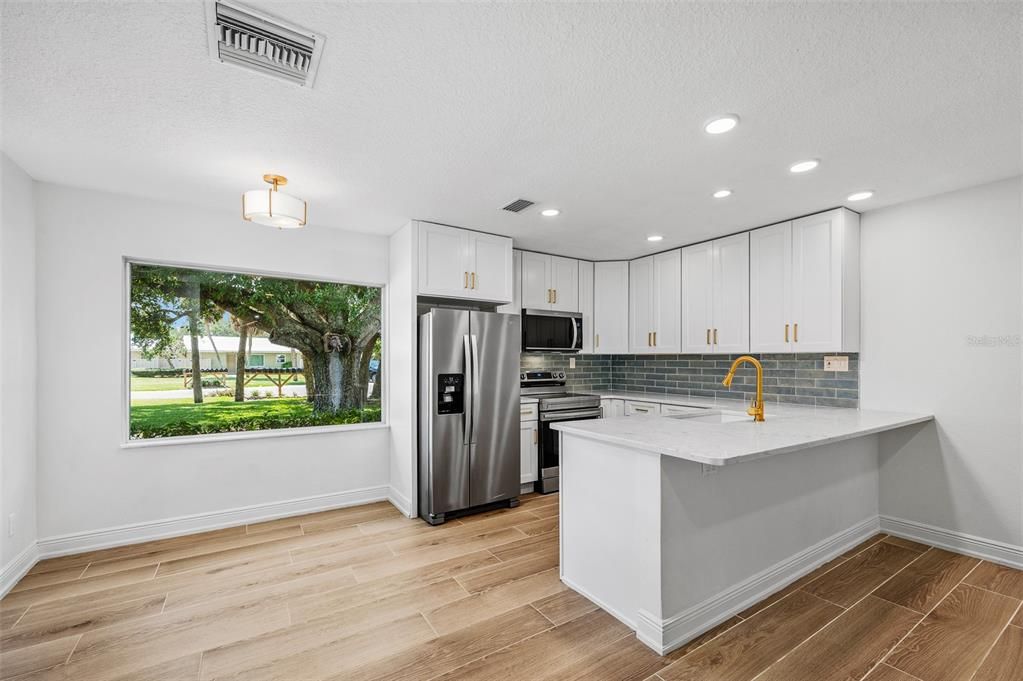 待售: $250,000 (2 贝兹, 2 浴室, 1584 平方英尺)