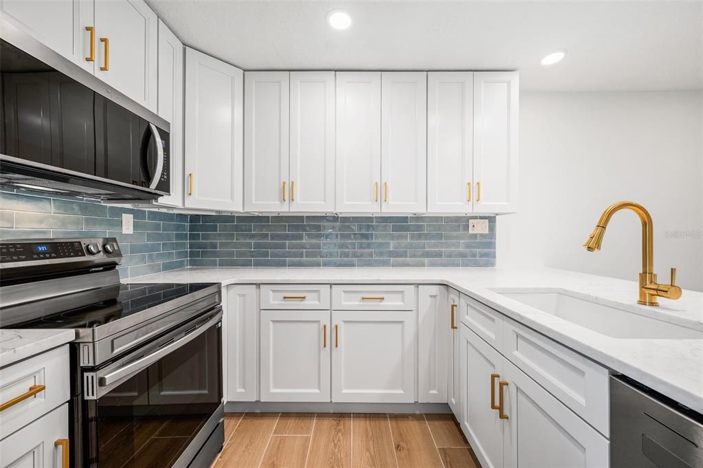 待售: $250,000 (2 贝兹, 2 浴室, 1584 平方英尺)