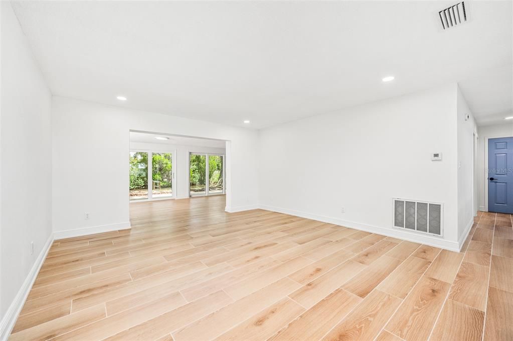 待售: $250,000 (2 贝兹, 2 浴室, 1584 平方英尺)