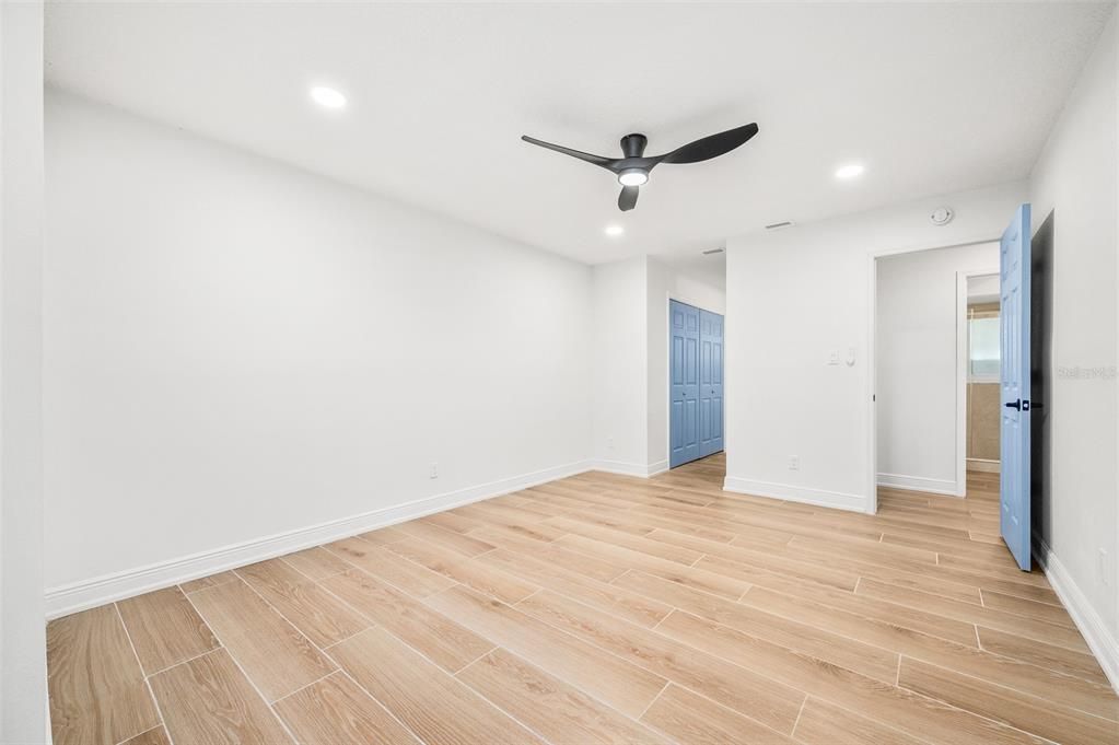 待售: $250,000 (2 贝兹, 2 浴室, 1584 平方英尺)