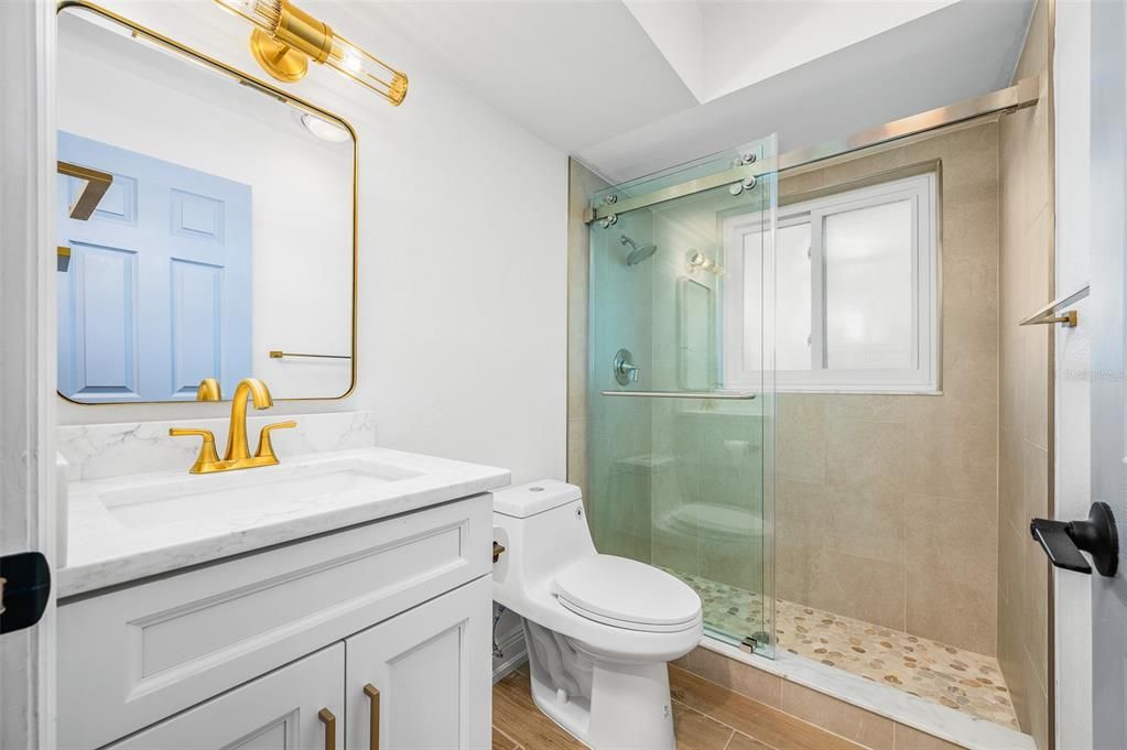 待售: $250,000 (2 贝兹, 2 浴室, 1584 平方英尺)