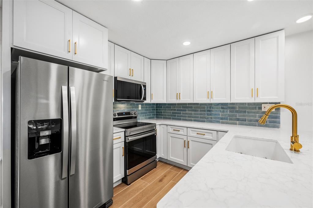 待售: $250,000 (2 贝兹, 2 浴室, 1584 平方英尺)