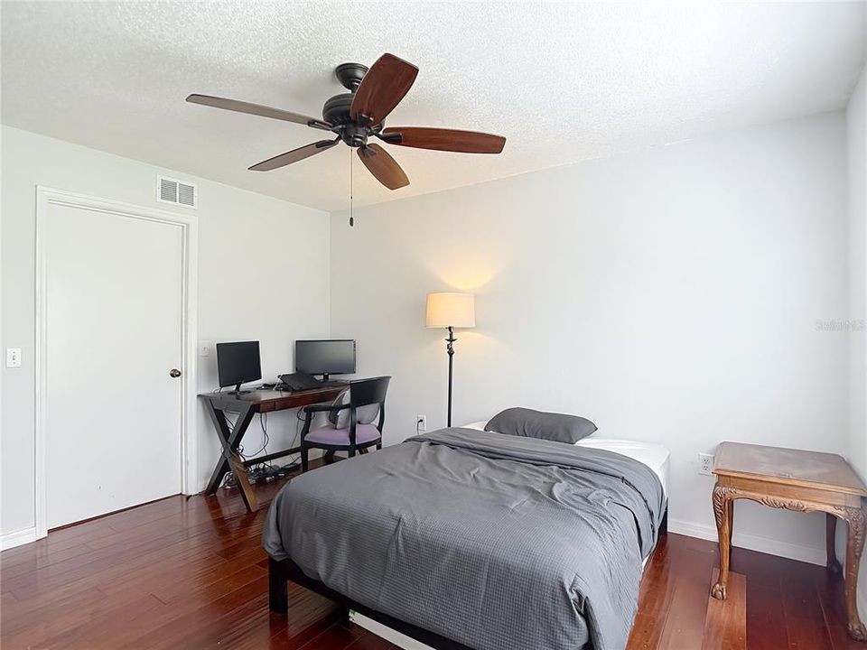 Active With Contract: $169,990 (2 beds, 2 baths, 1164 Square Feet)