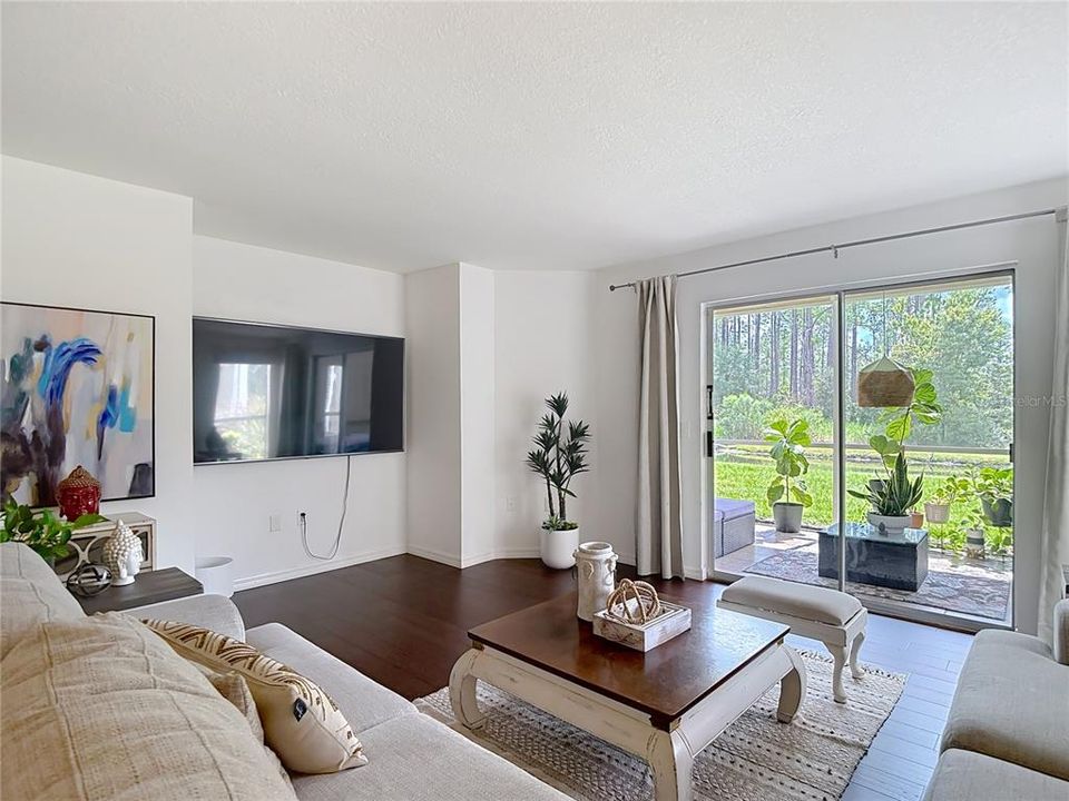 Active With Contract: $169,990 (2 beds, 2 baths, 1164 Square Feet)