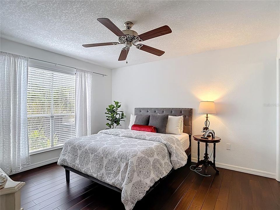 Active With Contract: $169,990 (2 beds, 2 baths, 1164 Square Feet)