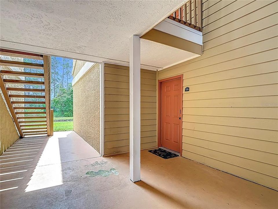 Active With Contract: $169,990 (2 beds, 2 baths, 1164 Square Feet)