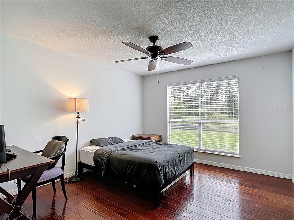 Active With Contract: $169,990 (2 beds, 2 baths, 1164 Square Feet)