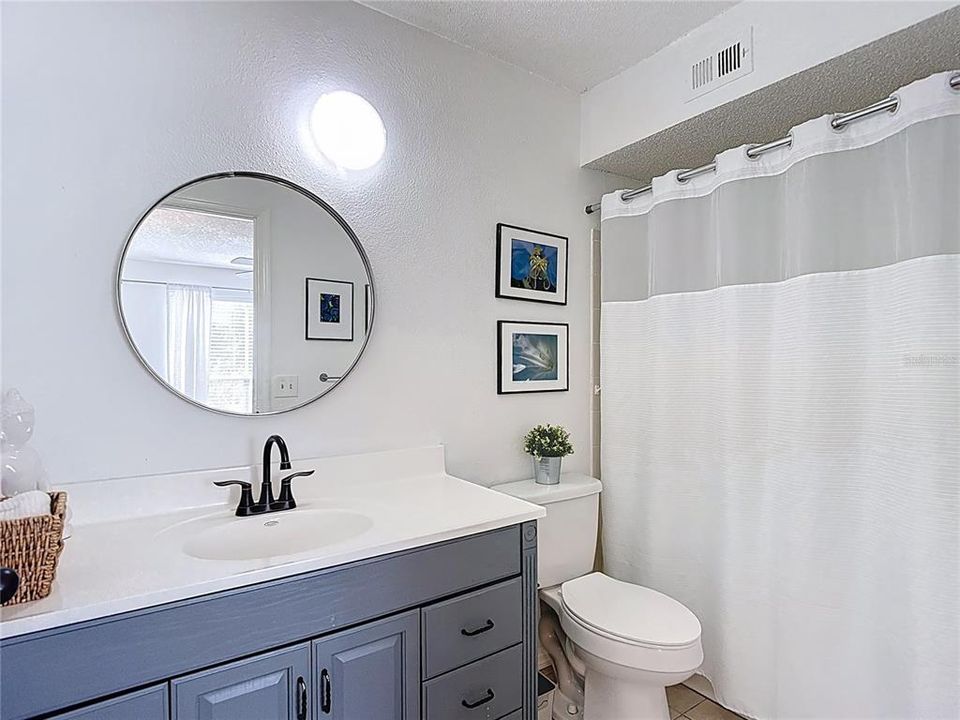 Active With Contract: $169,990 (2 beds, 2 baths, 1164 Square Feet)