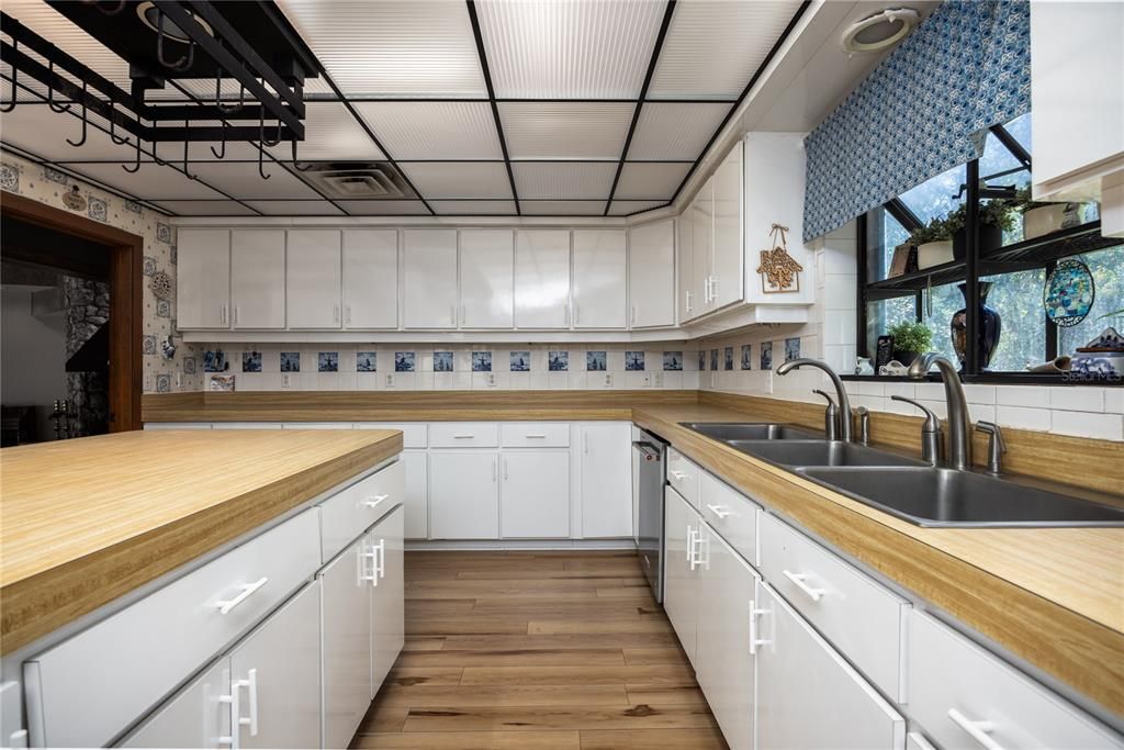 待售: $849,500 (4 贝兹, 3 浴室, 4371 平方英尺)