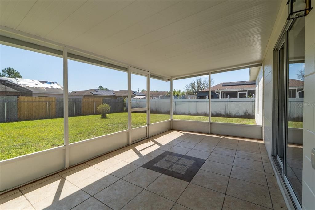 Activo con contrato: $250,000 (3 camas, 2 baños, 1332 Pies cuadrados)