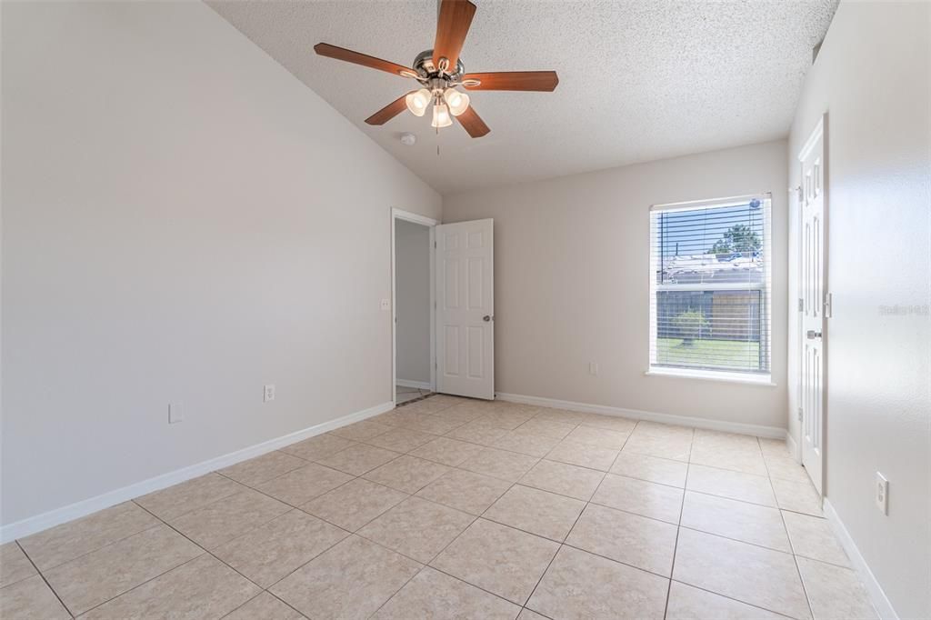 Activo con contrato: $250,000 (3 camas, 2 baños, 1332 Pies cuadrados)