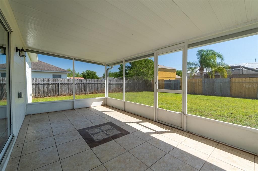 Activo con contrato: $250,000 (3 camas, 2 baños, 1332 Pies cuadrados)