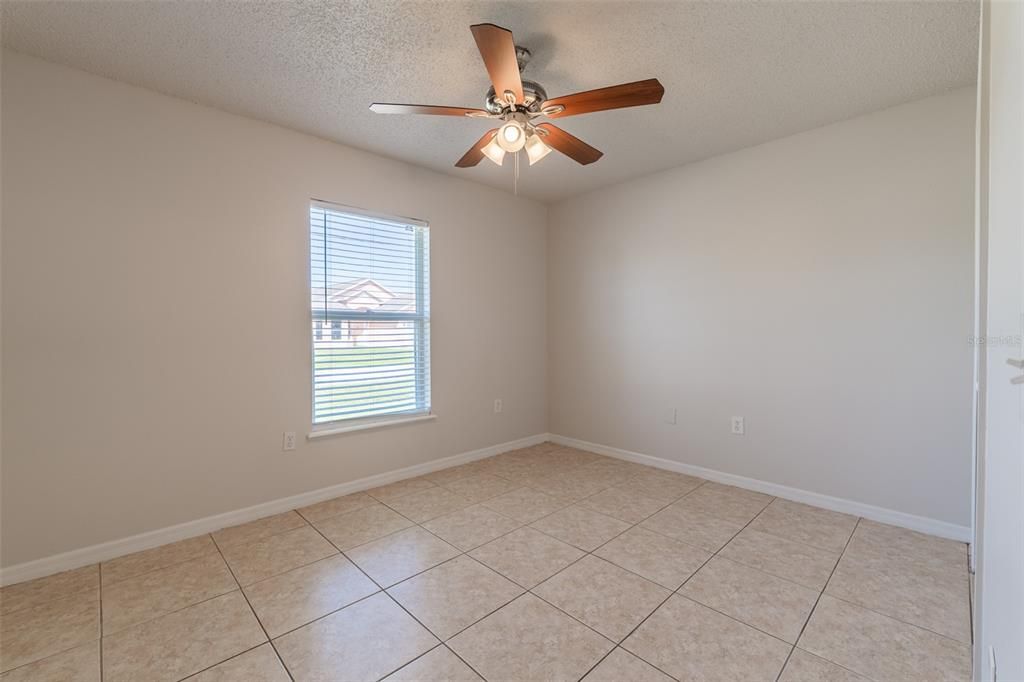 Activo con contrato: $250,000 (3 camas, 2 baños, 1332 Pies cuadrados)